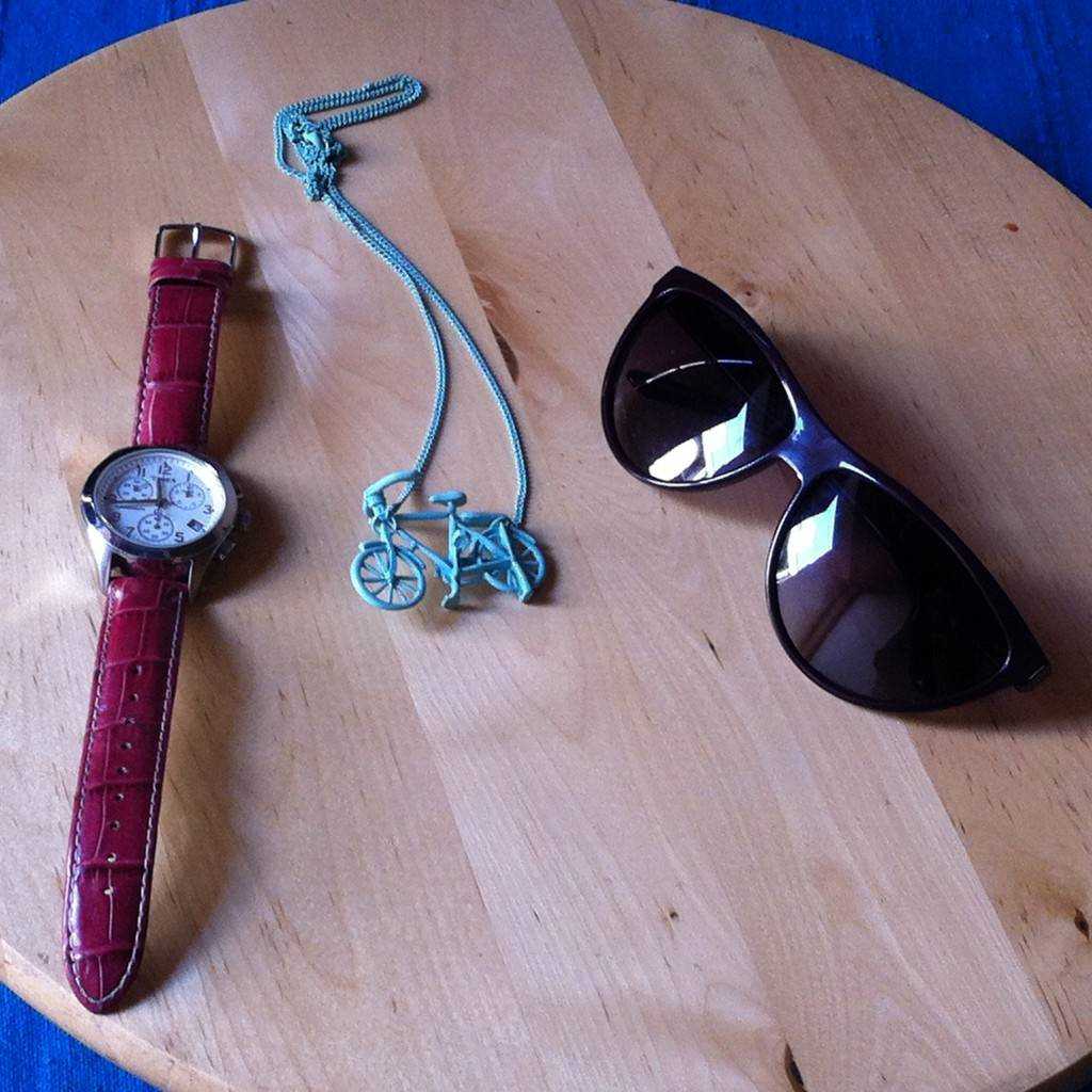 The accessories from left to right: Rose color strap chronograph- Timex Mint necklace- PIECES Purple Cat-eyed Sunnies- AND