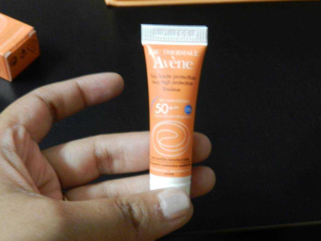 EAU THERMALE AVÈNE Very High Protection Emulsion 50+ SPF