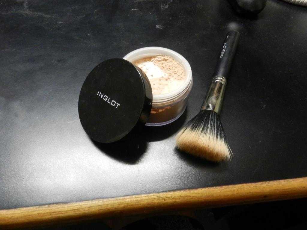 Loose Powder by INGLOT and the magic brush!