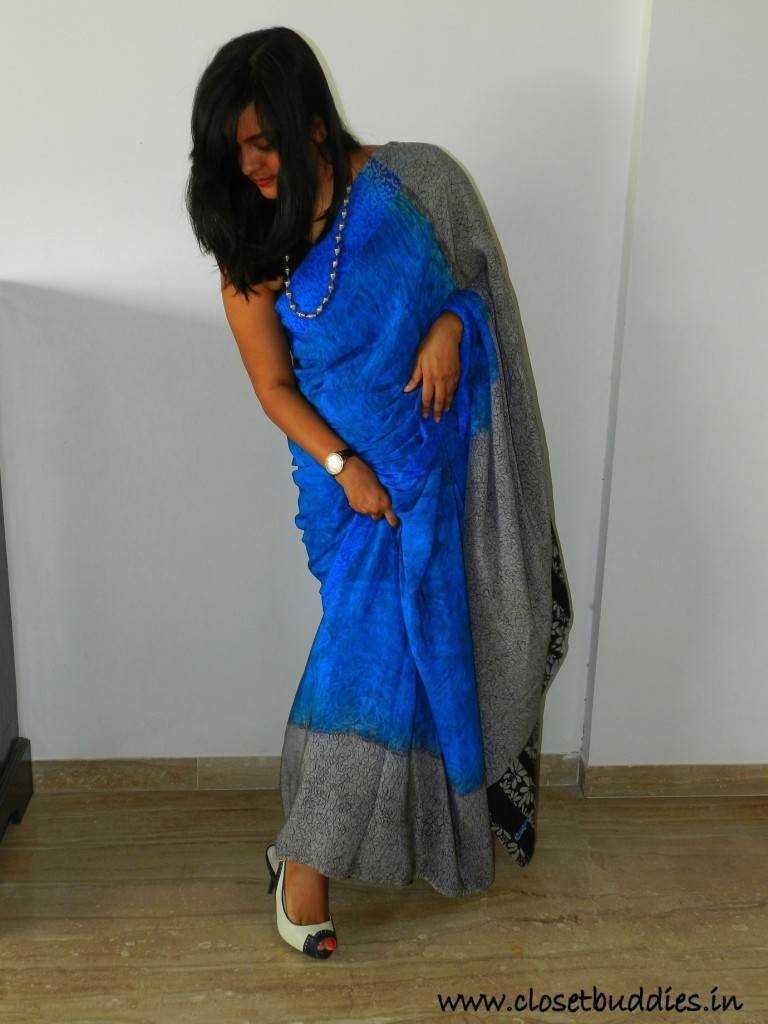 Let me give the saree one last fluff!