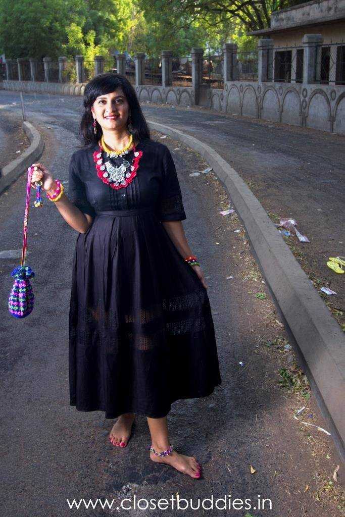 That's three different necklaces! And don't you just love the potli?